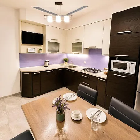 Apartment Tsehova1 *